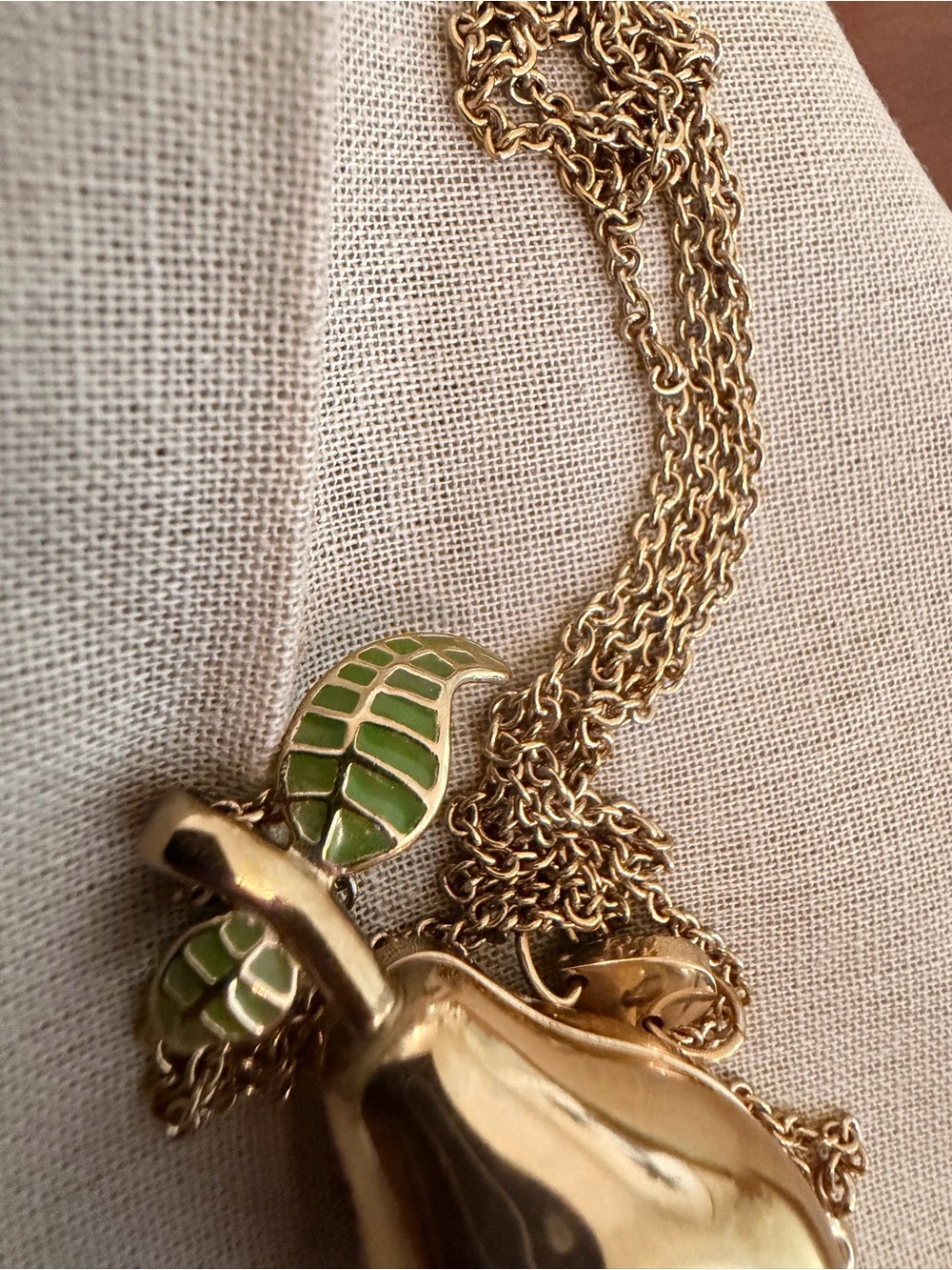 Marc Jacobs Gold Pear Pendant Watch Necklace - Picture 4 of 7